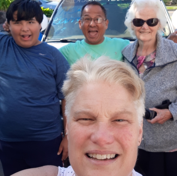 Meet your Posher, Beth - Picture 2 of 3